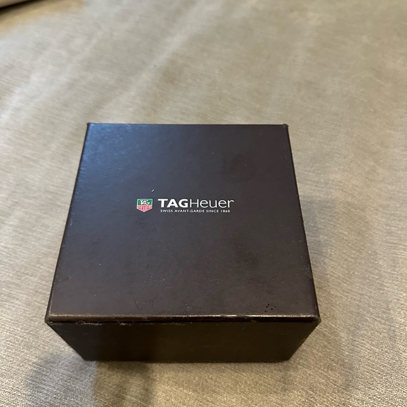 TAG Heuer Formula 1 Calibre 5 Silver Watch with Black Dial - Picture 13 of 15